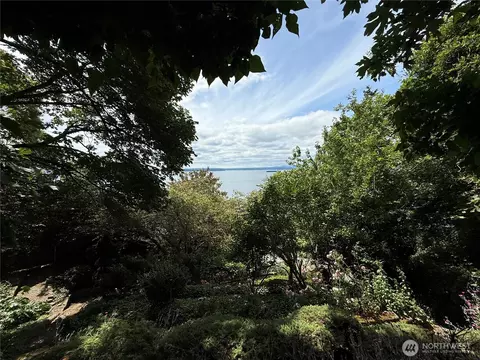 37 Nn 59th Ave SW, Seattle, WA 98116