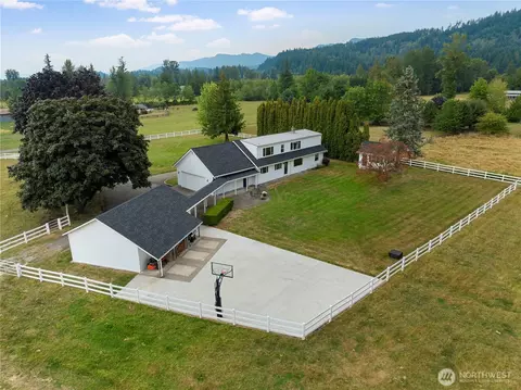 Exterior - 27721 SE 468th St, Enumclaw, WA 98022 photo 5 of 10