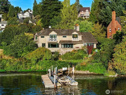 3335 43rd Ave NE, Seattle, WA 98105