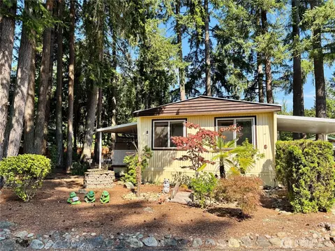 18425 NE 95th St #8, Redmond, WA 98052