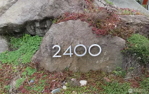 2400 Perkins Ln W, Seattle, WA 98199