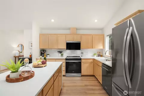 Kitchen - 3004 199th Pl SE, Bothell, WA 98012 photo 3 of 3