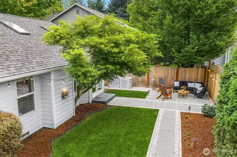 Exterior - 3004 199th Pl SE, Bothell, WA 98012 photo 2 of 11