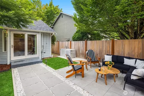 Exterior - 3004 199th Pl SE, Bothell, WA 98012 photo 9 of 11