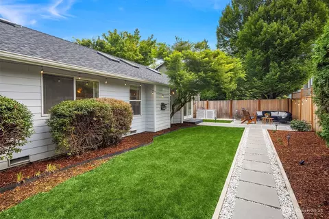 Exterior - 3004 199th Pl SE, Bothell, WA 98012 photo 6 of 11