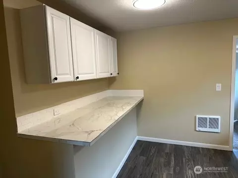 Kitchen - 317 17th Ave, Longview, WA 98632 photo 3 of 3