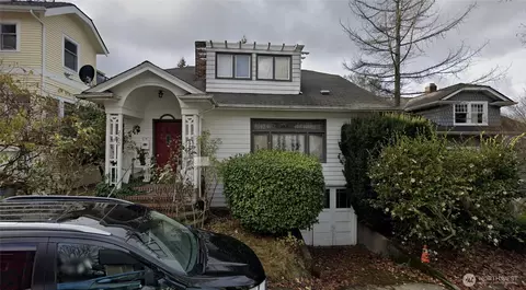 2500 Lorentz Pl N, Seattle, WA 98109