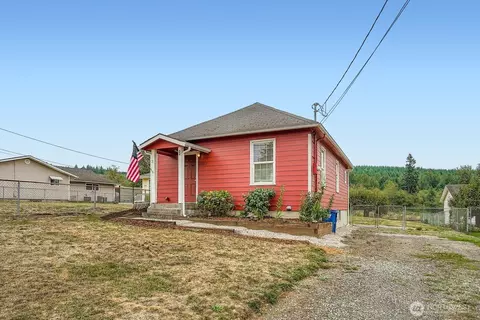 25813 Lawson St, Black Diamond, WA 98010