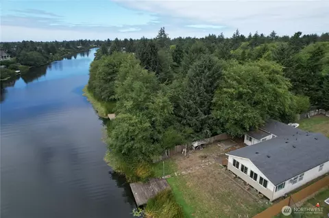 991 Mount Olympus Ave SE, Ocean Shores, WA 98569