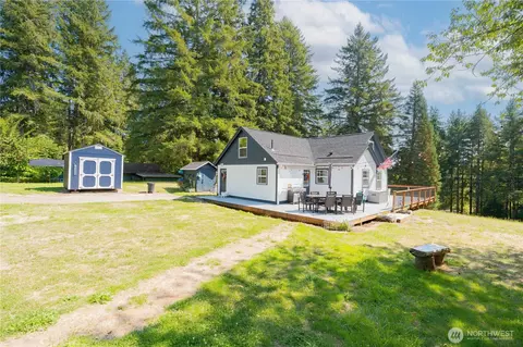109 Finn Hall Rd, Woodland, WA 98674