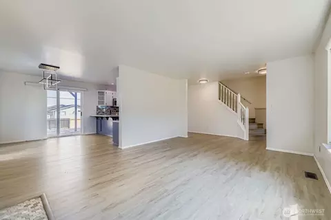 Living - 3921 High St, Everett, WA 98201 photo 4 of 4