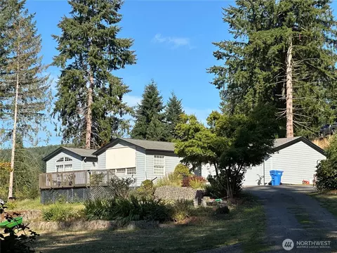 138 Ball Park Dr, Kelso, WA 98626