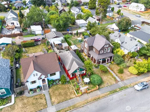 View/Area - 2018 Rockefeller Ave, Everett, WA 98201 photo 2 of 3