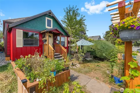 Exterior - 2018 Rockefeller Ave, Everett, WA 98201 photo 11 of 12