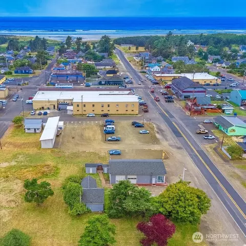 1702 Bay Ave, Ocean Park, WA 98640
