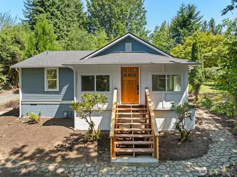 608 NE 2nd St, Winlock, WA 98596