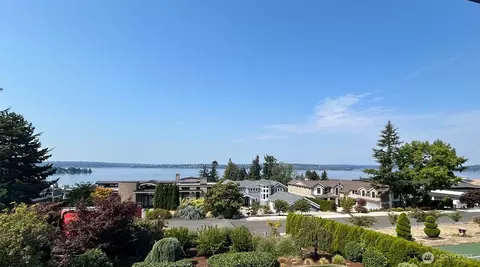 5604 104th Ave NE, Kirkland, WA 98033
