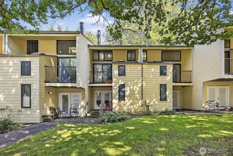 6440 139th Ave NE #8, Redmond, WA 98052