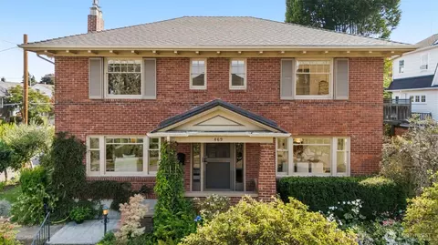 469 Lynn St, Seattle, WA 98109
