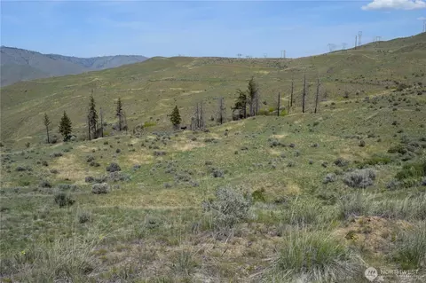 8 Blue Grade Rd, East Wenatchee, WA 98802
