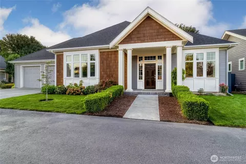 1096 SE Falcon Dr, College Place, WA 99324