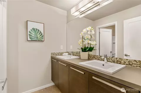 Bath - 4112 170th Pl SE, Bothell, WA 98012 photo 3 of 3