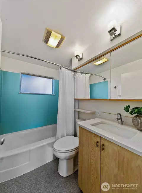 123 N 40th St, Seattle, WA 98103 photo 13