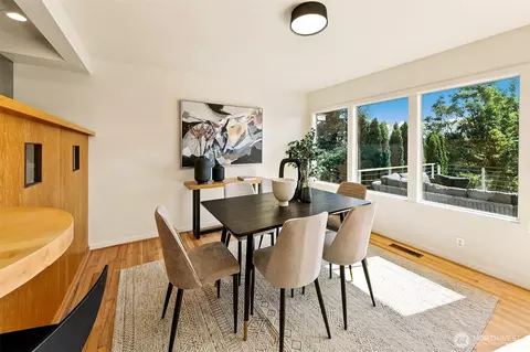 123 N 40th St, Seattle, WA 98103 photo 7