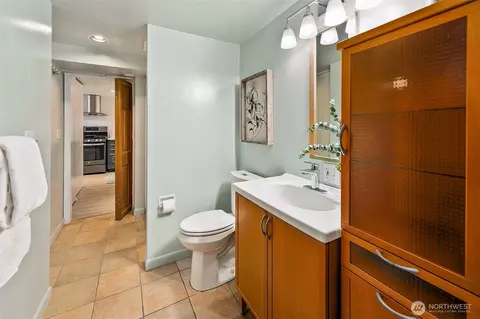 123 N 40th St, Seattle, WA 98103 photo 17