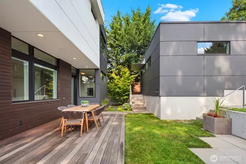 8244 2nd Ave NE, Seattle, WA 98115 photo 15