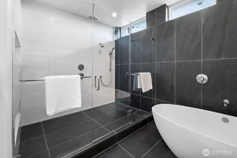 8244 2nd Ave NE, Seattle, WA 98115 photo 23