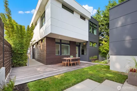 8244 2nd Ave NE, Seattle, WA 98115 photo 34