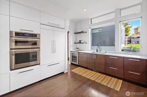 8244 2nd Ave NE, Seattle, WA 98115 photo 12