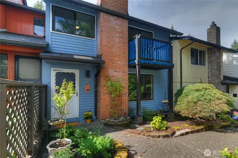 1801 Evergreen Park Ct SW #10, Olympia, WA 98502