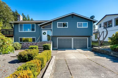 3401 W 4th St, Anacortes, WA 98221