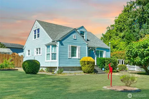 1103 S Montesano St, Westport, WA 98595