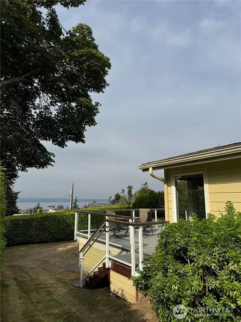 9029 Loyal Ave NW, Seattle, WA 98117