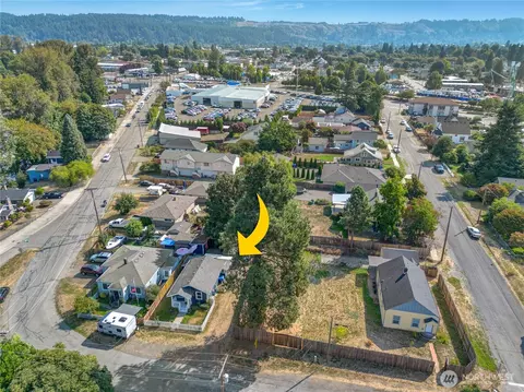 View/Area - 911 Hunt Ave, Sumner, WA 98390 photo 2 of 2