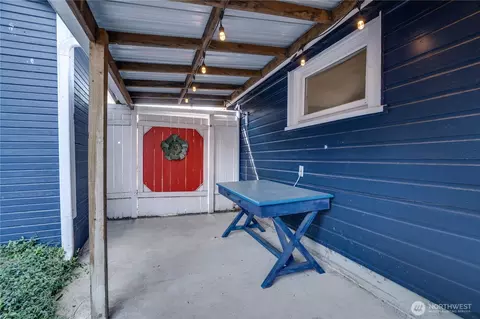 Exterior - 911 Hunt Ave, Sumner, WA 98390 photo 3 of 8