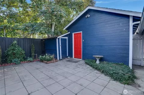 Exterior - 911 Hunt Ave, Sumner, WA 98390 photo 6 of 8