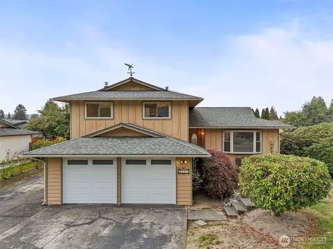 1709 Riverview Dr NE, Auburn, WA 98002