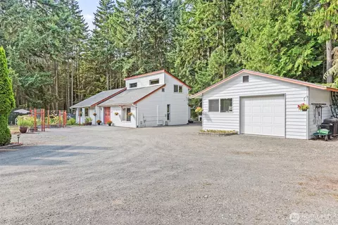 101 Crestview Dr, Port Angeles, WA 98362