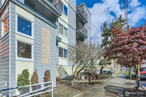 3045 20th Ave W #108, Seattle, WA 98199