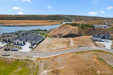 9641 Ridgeview Dr NW, Quincy, WA 98848
