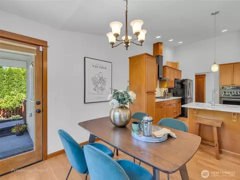 Dining - 4210 157th Pl SE, Bothell, WA 98012 photo 1 of 1