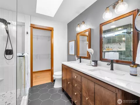 Bath - 4210 157th Pl SE, Bothell, WA 98012 photo 4 of 4