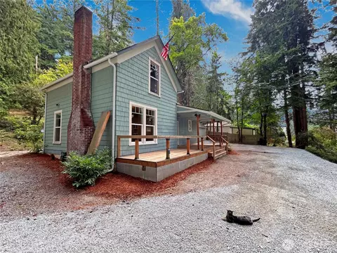 1613 S 10th St, Mount Vernon, WA 98274