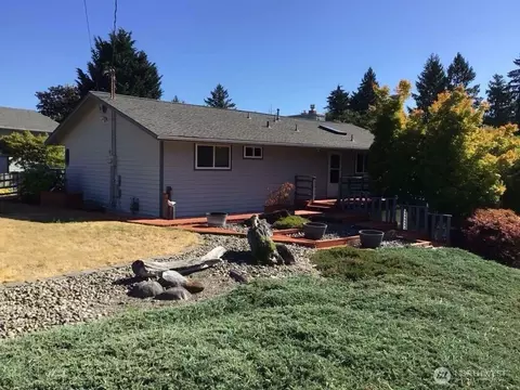 5130 Marian Dr NE, Olympia, WA 98516