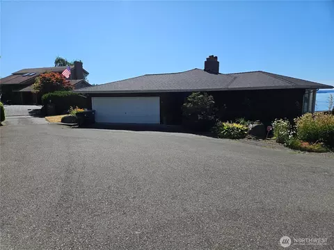47 Wallace St, Steilacoom, WA 98388