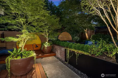 Exterior - 2000 38th Ave E, Seattle, WA 98112 photo 5 of 7